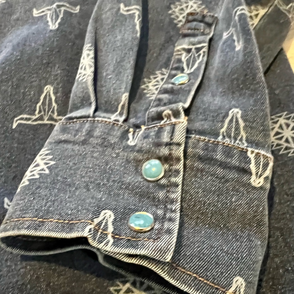 Lucky & Blessed Denim Shirt with Turquoise Snaps White Aztec & Skull print XL - Picture 3 of 5